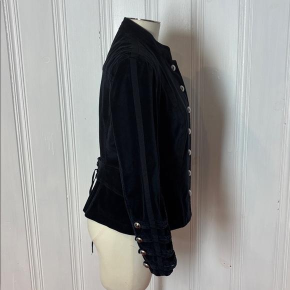 Elegant Black Velvet Women's Jacket - Picture 2 of 10